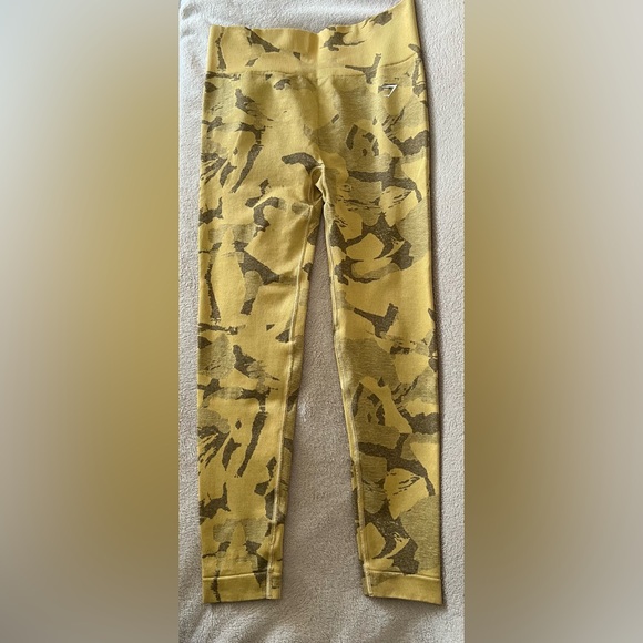 Gymshark Camo Workout Set - Picture 10 of 13